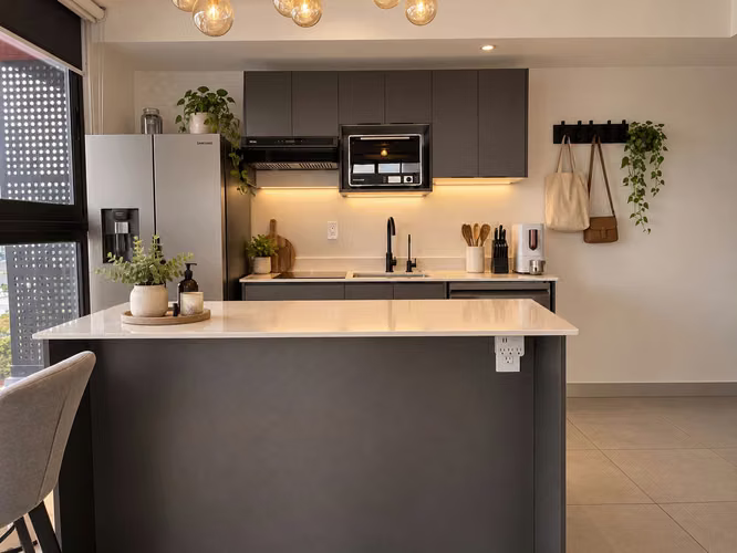 Apartamento en Bo Escalante con hermosa vista y Balcón en L - Imagen 2