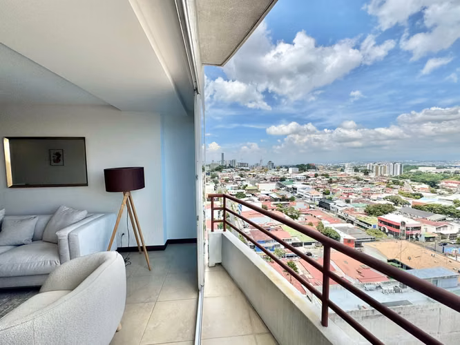 Apartamento amueblado con excelentes vistas en Paseo Colón - Imagen 6
