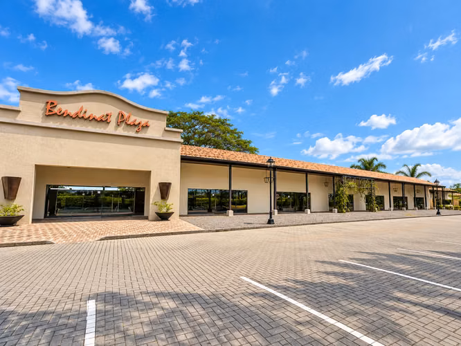 Se alquila Locales comerciales 