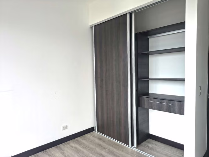 Rohrmoser | Apto 2 habitaciones con línea blanca y vista