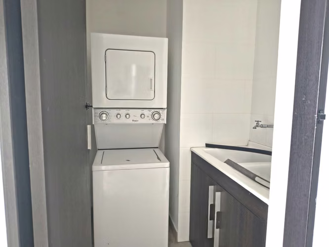Rohrmoser | Apto 2 habitaciones con línea blanca y vista