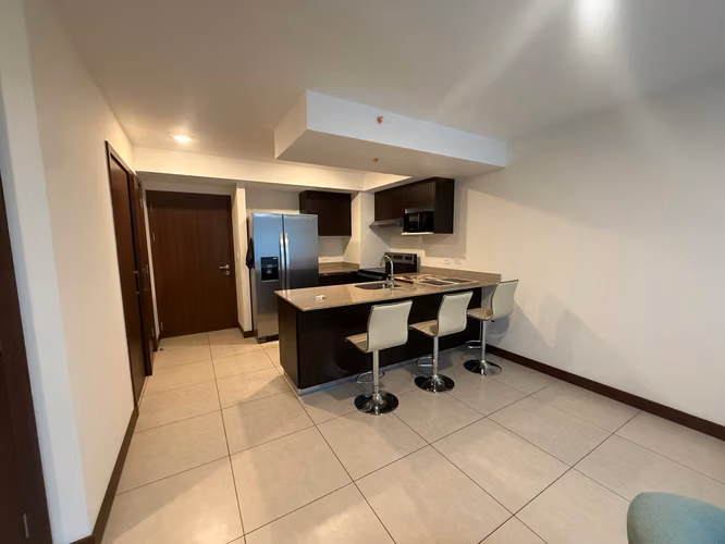 ALQUILER APARTAMENTO HEREDIA AMUEBLADO AMPLIO. CONDOMINIO EUROCENTER - Imagen 2