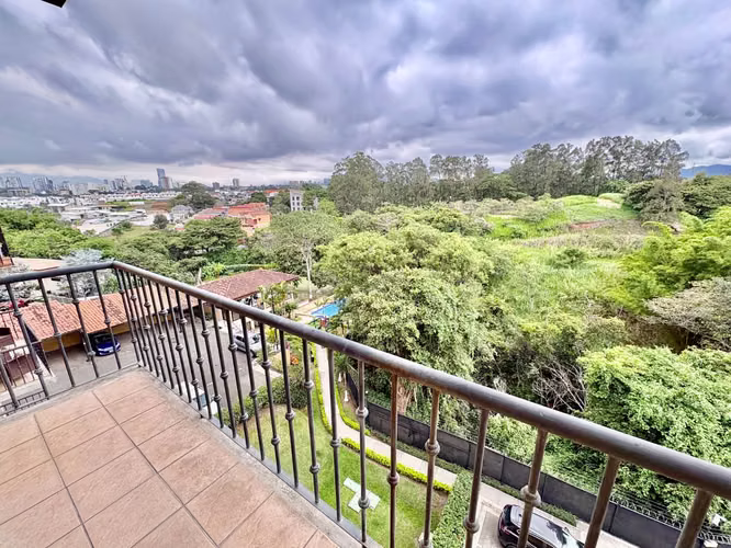 ESCAZU-BELLO HORIZONTE! APARTAMENTO AMOBLADO DE 3 HABITACIONES/2BAÑOS/2PARQUEOS - Imagen 8