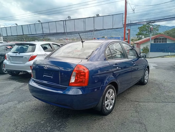 Hyundai accent  - Imagen 4