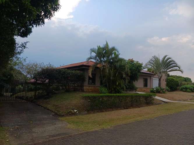 CASA CON AMPLIO TERRENO SE VENDE EN LA GUACIMA, ALAJUELA - Imagen 7