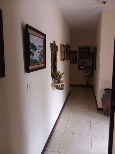 CASA CON AMPLIO TERRENO SE VENDE EN LA GUACIMA, ALAJUELA - Imagen 17