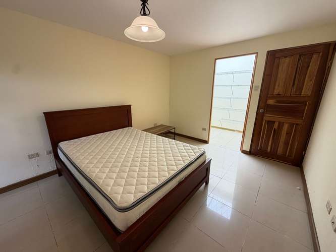 Se vende amplia casa de una planta en Los Colegios, Moravia (FV) - Imagen 8