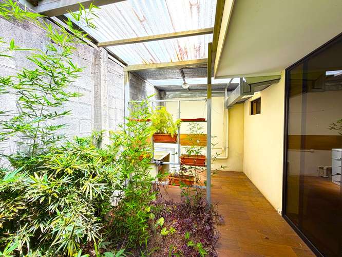 Se vende amplia casa de una planta en Los Colegios, Moravia (FV) - Imagen 12