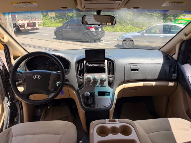 Hyundai H1 año 2012 de 12 plazas - Imagen 6