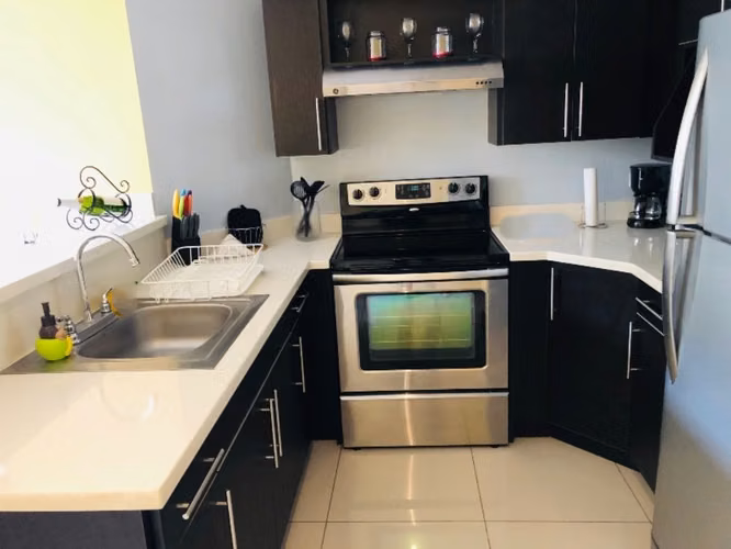 SANTA ANA CENTRO-MONTESOL! APARTAMENTO AMOBLADO DE 1 HAB/1BAÑO/1PARQUEO - Imagen 8