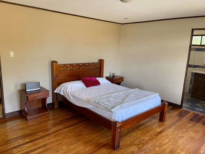 ALQUILO O VENDO QUINTA EN BARVA DE HEREDIA