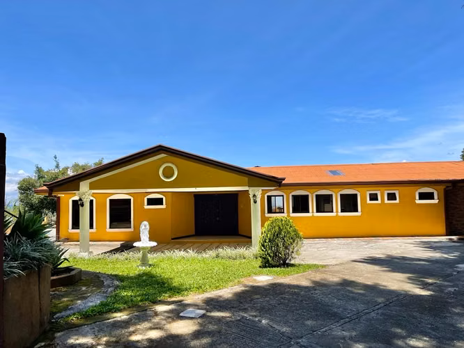 ALQUILO O VENDO QUINTA EN BARVA DE HEREDIA