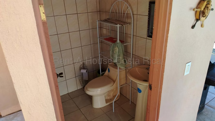 Casa con Piscina y 5.000 m² de Terreno en San Isidro - Imagen 11