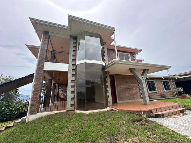 ALQUILER/ ALQUILER CON OPCIÓN A COMPRA, DE AMPLIA CASA EN CANOAS DE ALAJUELA, CON APARTAMENTO INDEPENDIENTE - Imagen 2