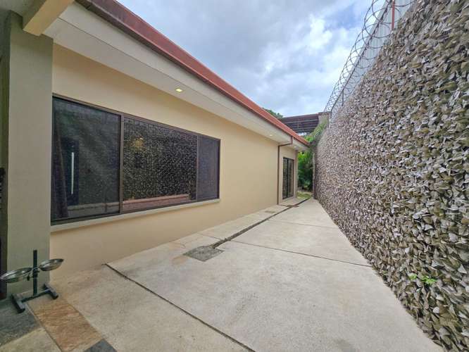 Casa de 368 m2 de un solo nivel / uso de suelo mixto / 569 m2 lote / Bello Horizonte Escazú - Imagen 5