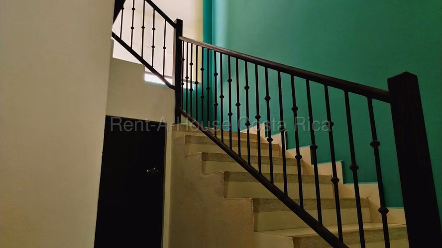   Casa Amueblada en El Coyol con Piscina y Seguridad 24/7 - Imagen 2