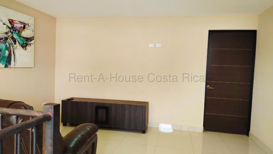   Casa Amueblada en El Coyol con Piscina y Seguridad 24/7 - Imagen 8