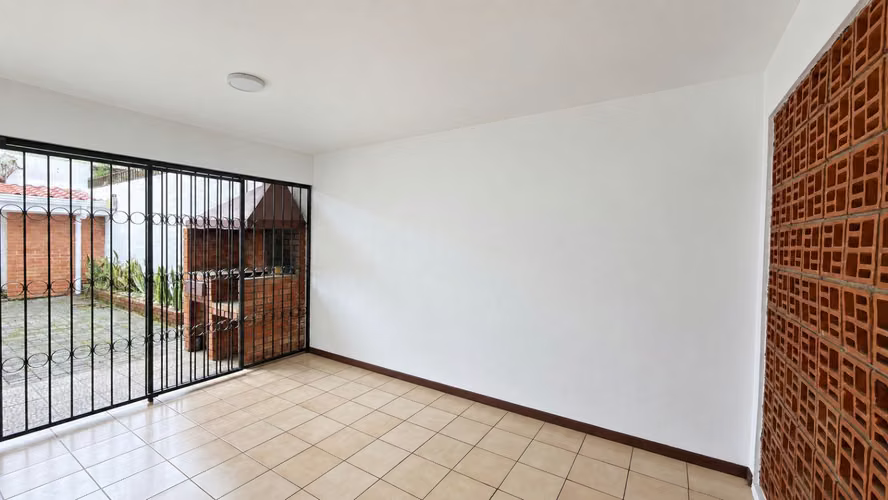 Alquiler | Casa con excelente ubicación en Freses de Curridabat - Imagen 9