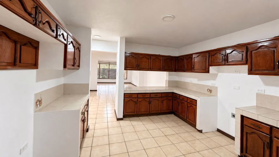 Alquiler | Casa con excelente ubicación en Freses de Curridabat - Imagen 6