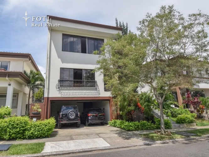 Francosta Heredia | 378 m² | 3 hab + oficina 