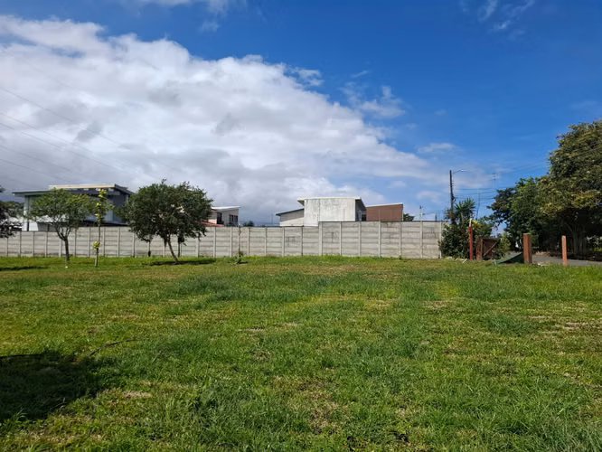 Espectacular lote completamente plano a la venta en Los Ángeles, Santo Domingo. - Imagen 10