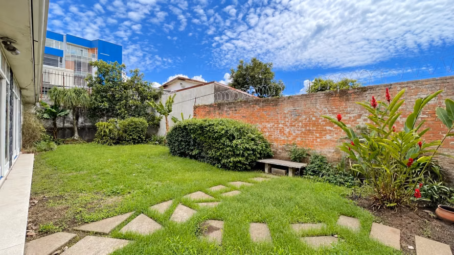 Lote en venta Barrio Escalante 958 m² uso mixto, 30 m de frente