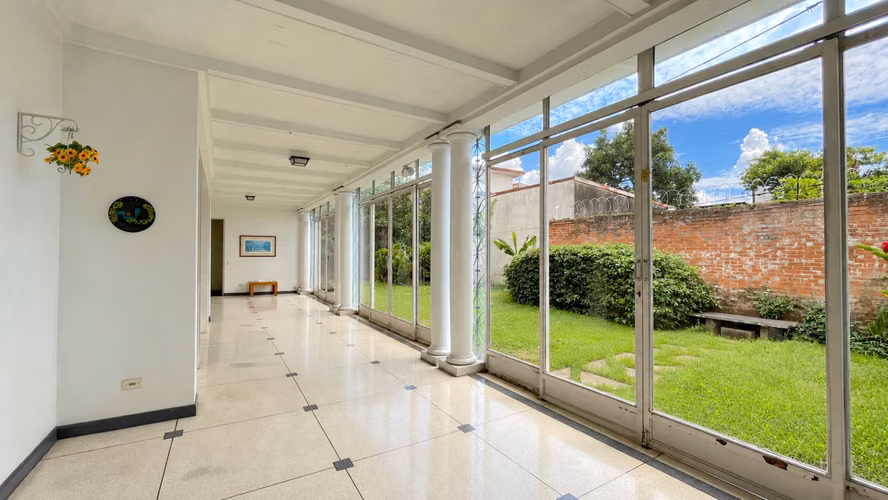 Lote en venta Barrio Escalante 958 m² uso mixto, 30 m de frente