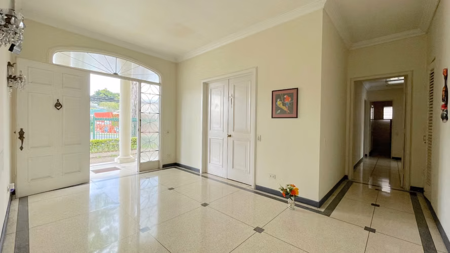 Lote en venta Barrio Escalante 958 m² uso mixto, 30 m de frente