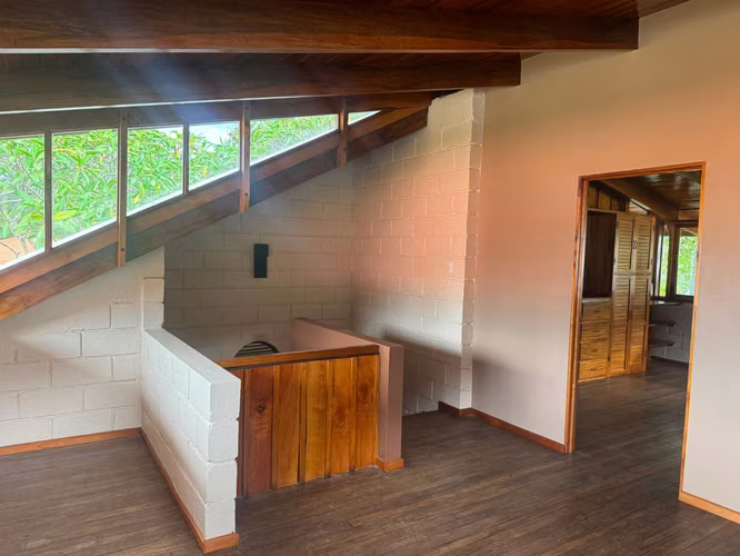 Casa amplia en Atenas Centro | 3 habitaciones + Oficina | 3 baños | Jardín incluido | Pet Friendly - Imagen 18
