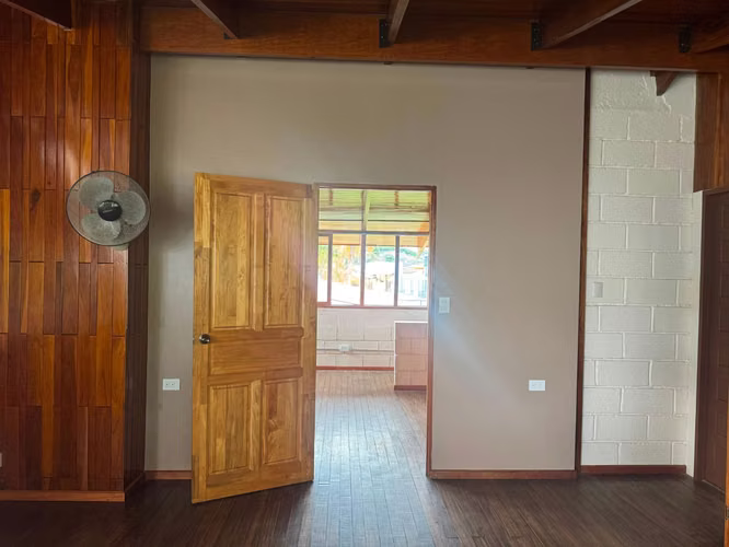 Casa amplia en Atenas Centro | 3 habitaciones + Oficina | 3 baños | Jardín incluido | Pet Friendly - Imagen 10