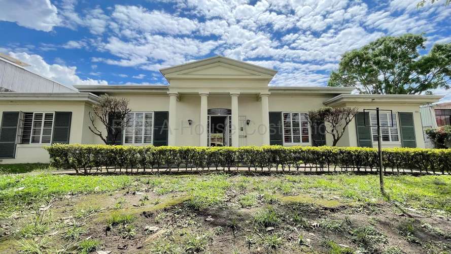 Lote Comercial en Barrio Escalante de 958 m², 30 m de Frente