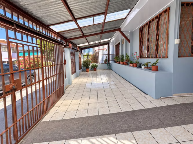 Rohrmoser Geroma | 3 Hab + 2 Baños + Parqueo | 410.000 - Imagen 2