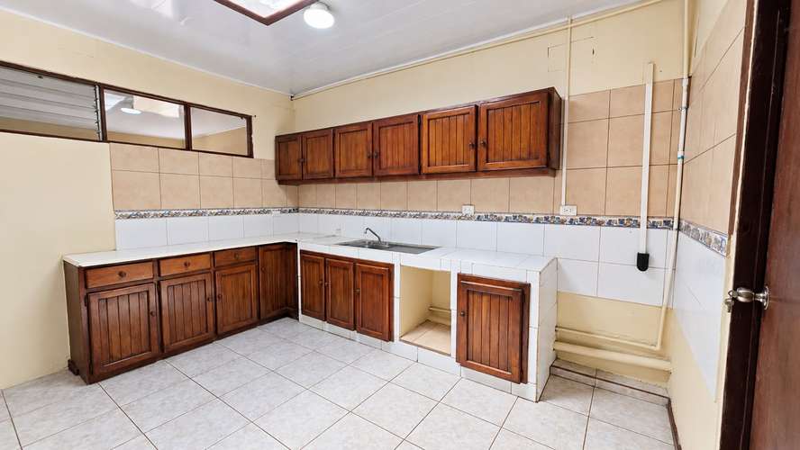 Alquiler Rohrmoser – Pavas | 2 hab + oficina + parqueo | 400.000 - Imagen 5