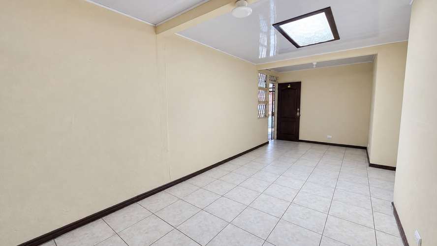 Alquiler Rohrmoser – Pavas | 2 hab + oficina + parqueo | 400.000 - Imagen 2