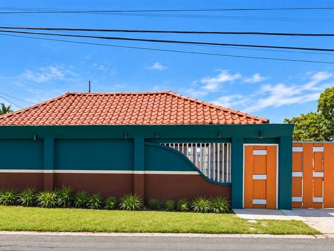 Se Vende Propiedad Titulada Frente al Mar en Puntarenas 850m2 terreno esquinero - Imagen 2