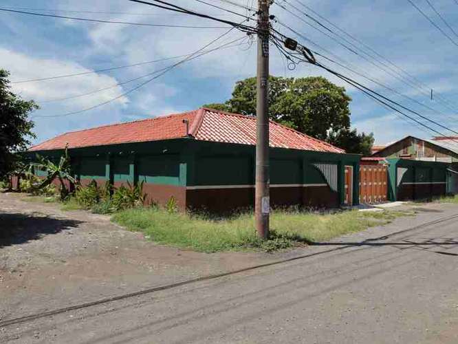 Se Vende Propiedad Titulada Frente al Mar en Puntarenas 850m2 terreno esquinero