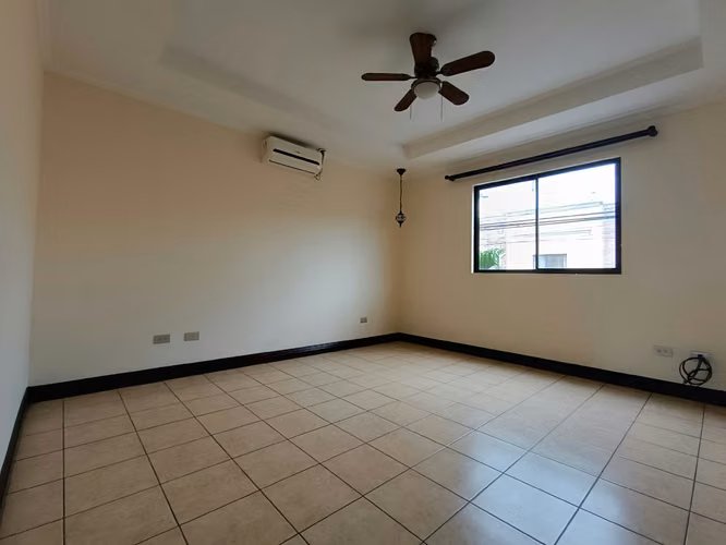 Venta de casa en condominio en Santa Ana centro - Imagen 6