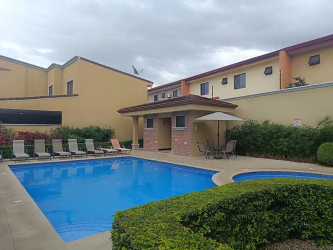 Venta de casa en condominio en Santa Ana centro - Imagen 9