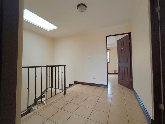 Venta de casa en condominio en Santa Ana centro - Imagen 7