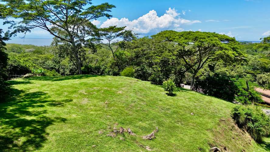 Terreno Excepcional en Tarcoles: Vistas al Mar, Río y Naturaleza Pura