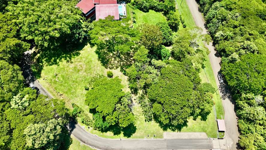 Terreno Excepcional en Tarcoles: Vistas al Mar, Río y Naturaleza Pura