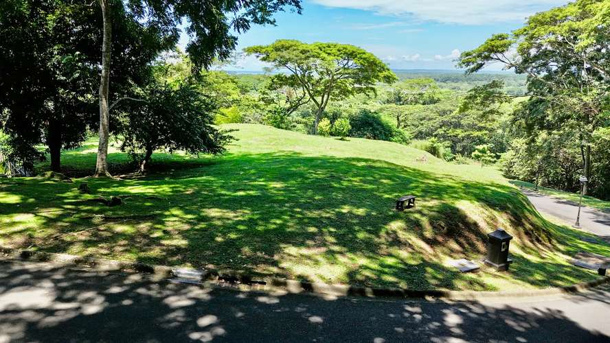 Terreno Excepcional en Tarcoles: Vistas al Mar, Río y Naturaleza Pura