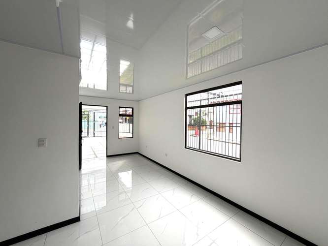 Casa en Venta a Estrenar en San Juan de Tibas con Acabados Premium y Uso Comercial - Imagen 5