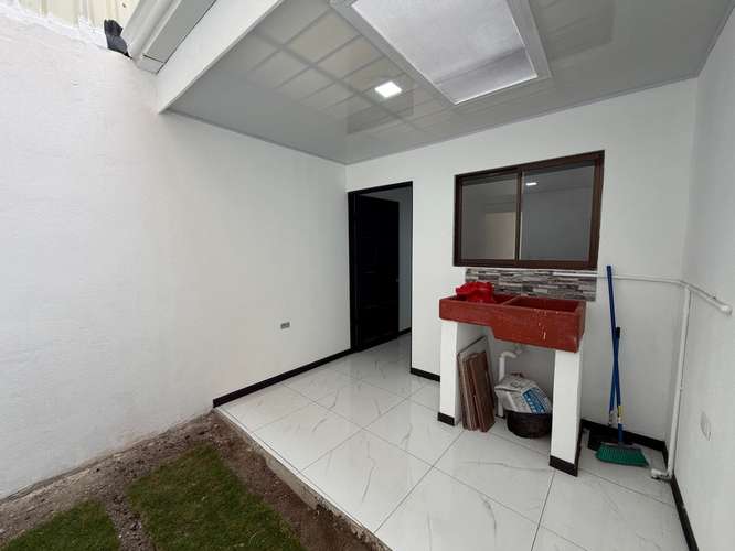 Casa en Venta a Estrenar en San Juan de Tibas con Acabados Premium y Uso Comercial - Imagen 17