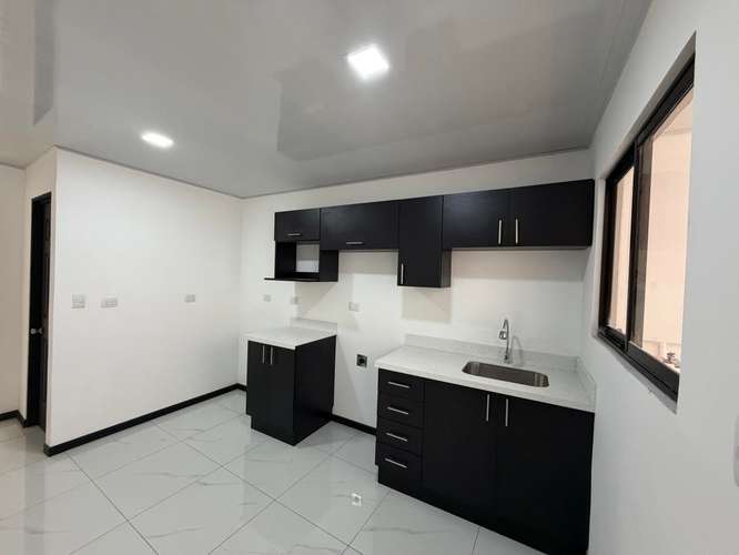 Casa en Venta a Estrenar en San Juan de Tibas con Acabados Premium y Uso Comercial - Imagen 8