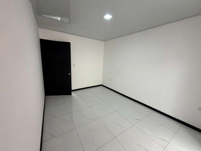 Casa en Venta a Estrenar en San Juan de Tibas con Acabados Premium y Uso Comercial - Imagen 12