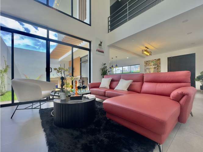 Moderna casa esquinera en Bello Horizonte (2 habitaciones + oficina) - Imagen 2