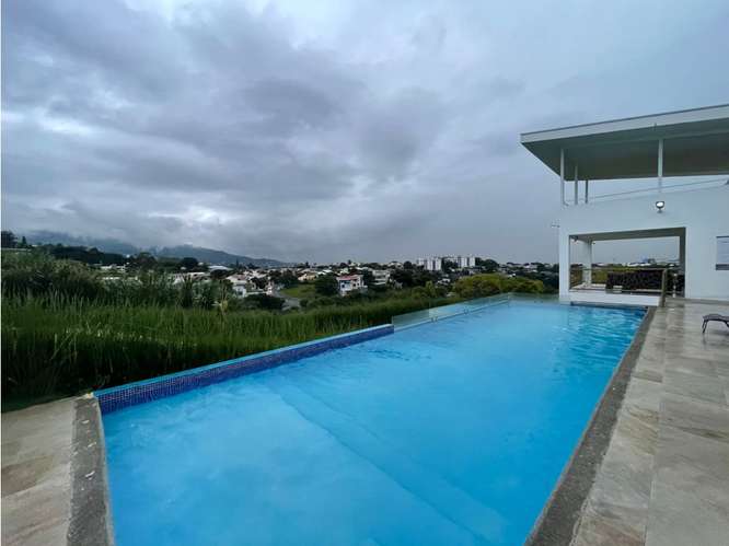 Moderna casa esquinera en Bello Horizonte (2 habitaciones + oficina) - Imagen 18