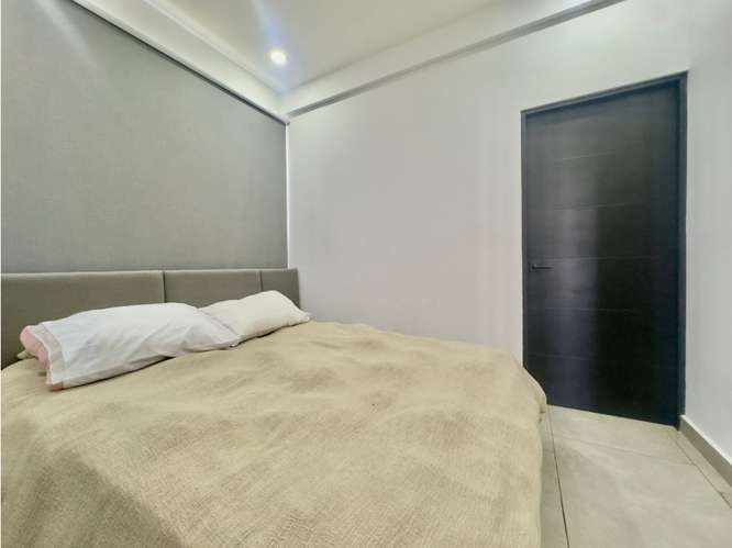 Moderna casa esquinera en Bello Horizonte (2 habitaciones + oficina) - Imagen 15