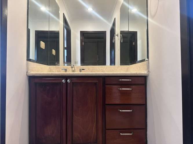 COMODA CASA IMPECABLE EN ALQUILER EN GUACHIPELÍN DE ESCAZÚ - Imagen 13
